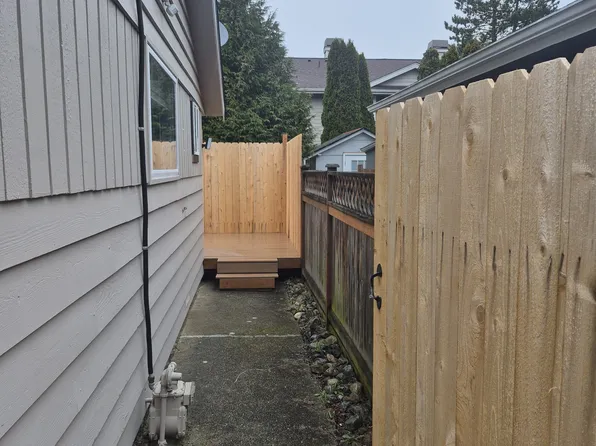 (undisclosed Address), Edmonds, WA 98026