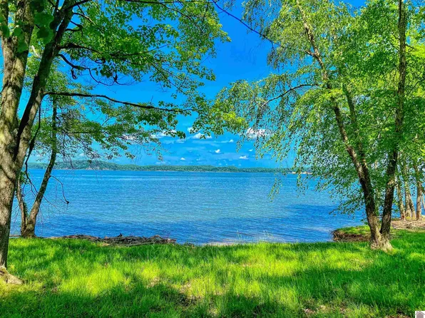 284A Lake Shore Dr, New Concord, KY 42076