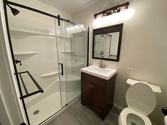 2nd image of 6410 Alder Glen Dr SE