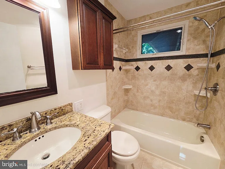 10027 W Constable Ct — Photo 16