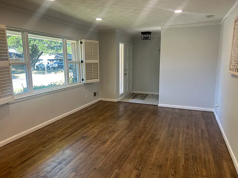 1511 Wysong Dr — Photo 5