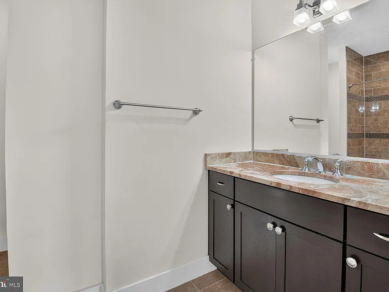 13828 Travilah Rd — Photo 41