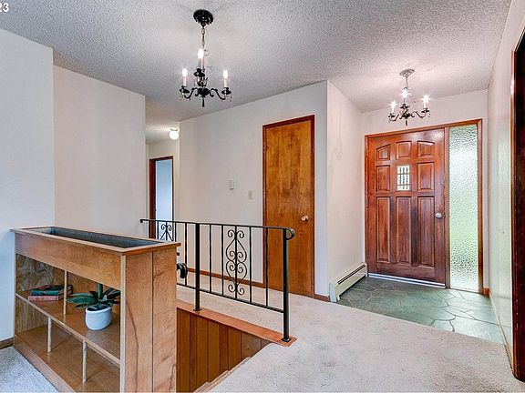 5th image of 2716 NE Elaine Dr