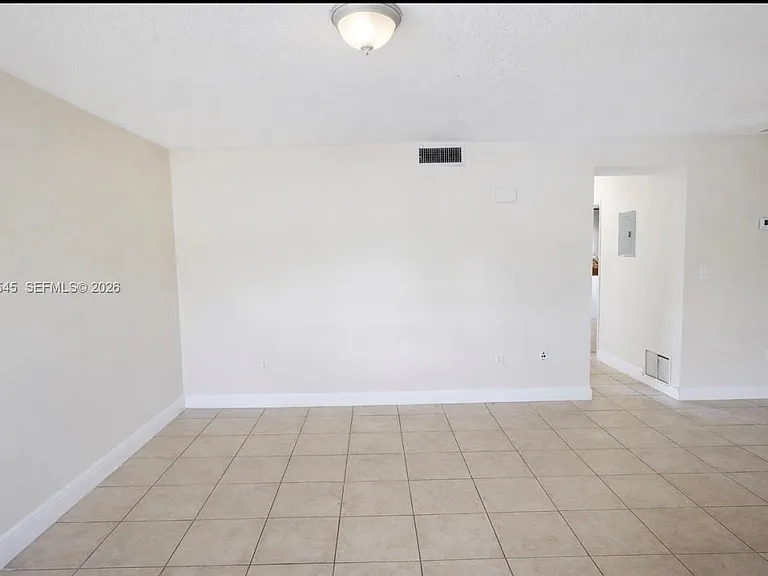 12275 NE 19th Ave #11 — Photo 6