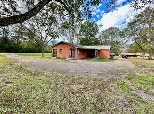 1402 S Fir Ave, Collins, MS 39428