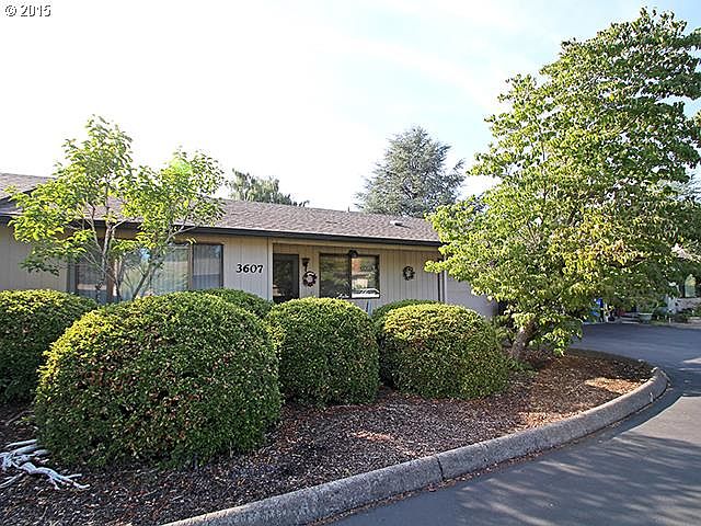 1st image of 3607 NE 45th St #21