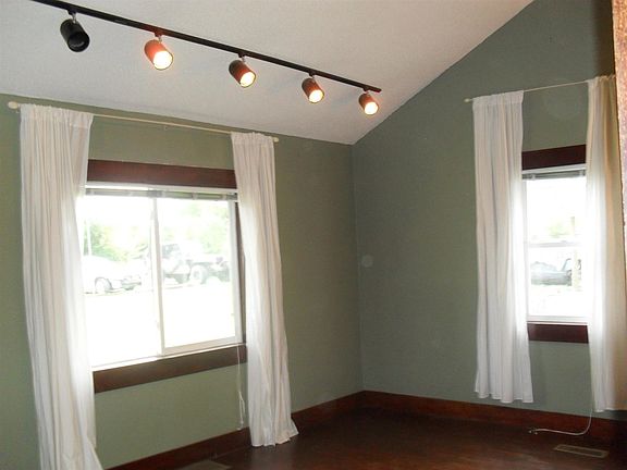 2nd image of 2320 W Kilgore Ave
