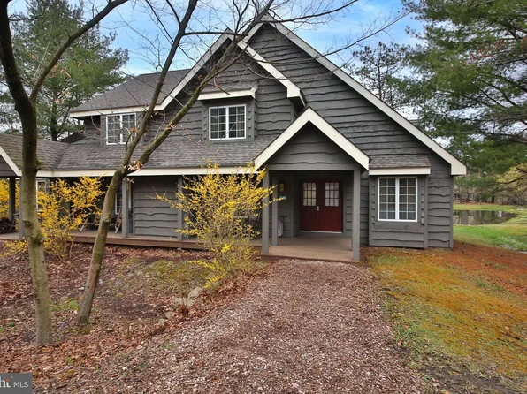 346 Snow Ridge Cir, Lake Harmony, PA 18624