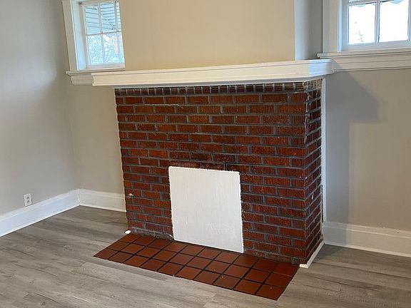 3rd image of 3221 Hanes Ave