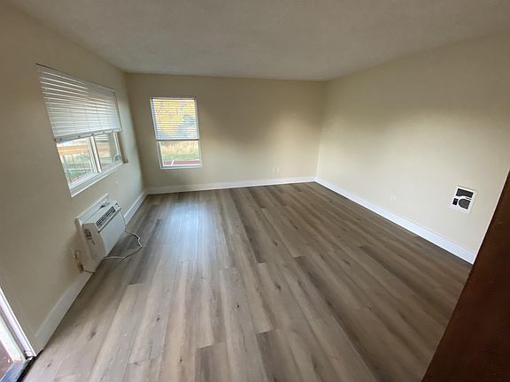 4th image of 209 Wright Ln APT 4