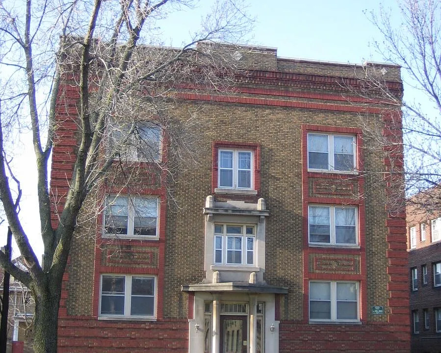 902 Grand Ave