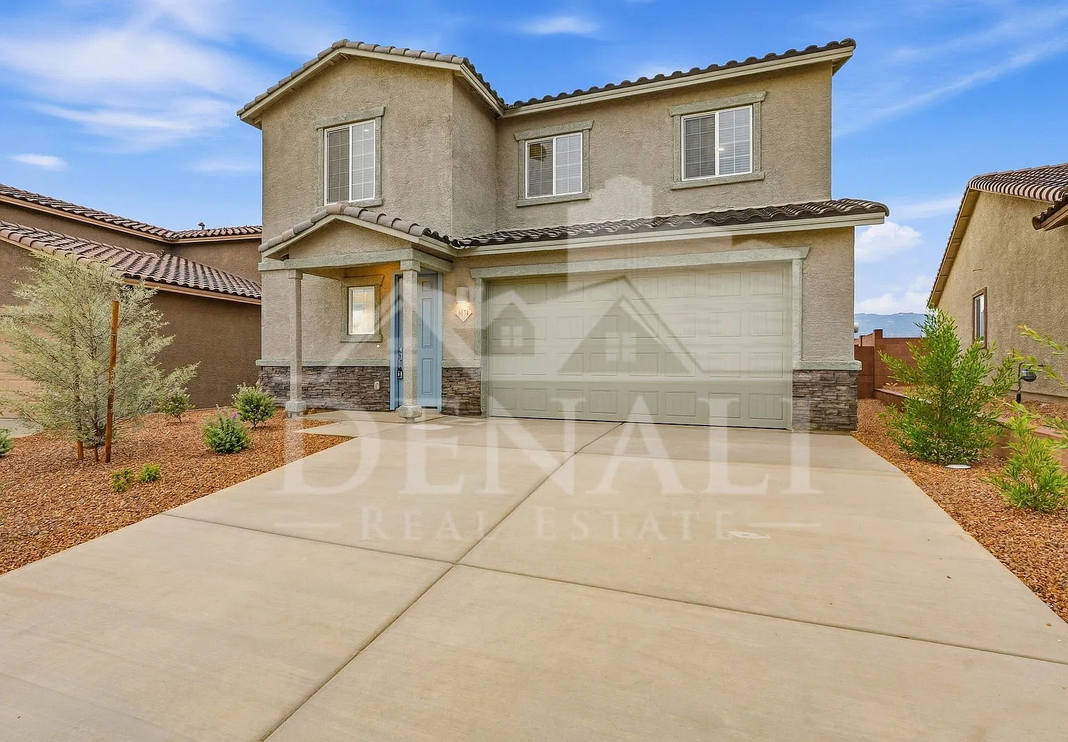 4 bed, 2.5 bath, 1888 sqft, $2,495 — Photo 2