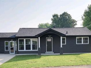 322 Van Zant St, Chester, IL 62233