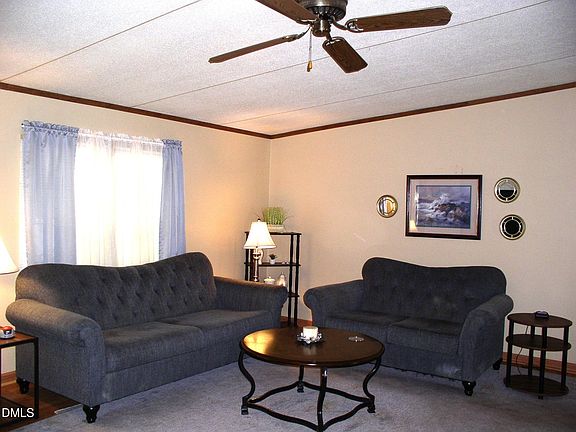 3rd image of 307 Twelve Oaks Ln