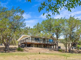 102 Jacks Dr S, Kerrville, TX 78028