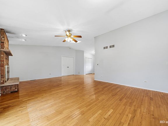 4th image of 11640 197th St