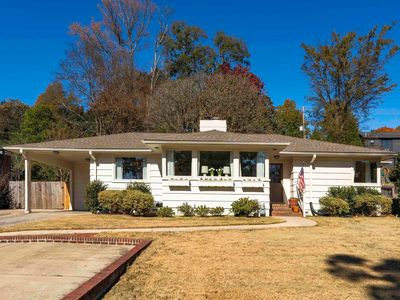 2304 Shades Crest Rd, Vestavia Hills, AL, 35216