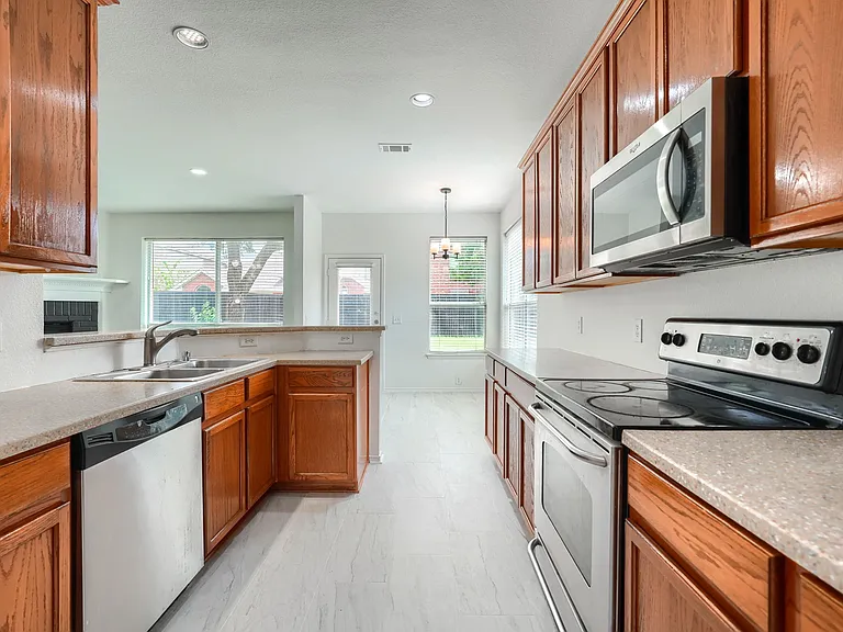 8217 Rayburn Ln — Photo 5