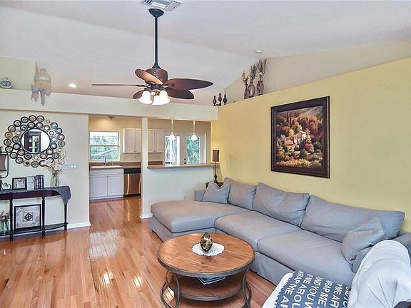 5th image of 124 Myakka Dr