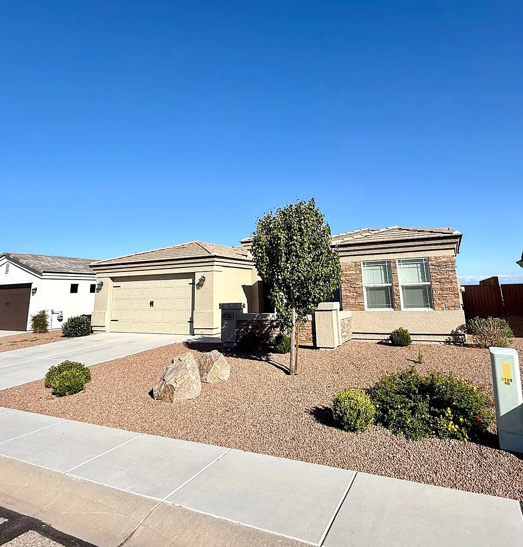 Beautiful 3-Bedroom Home in Gated Castle Rock Village with Community Pool & Fitness Center! — Photo 3
