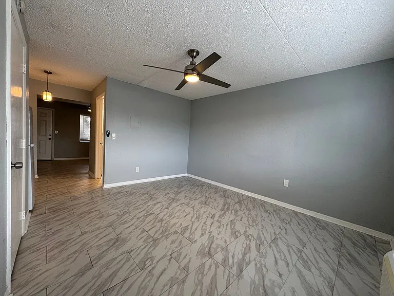 3817 Del Prado Blvd S — Photo 3