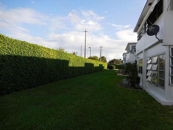 3rd image of 1115 S Lake Terrace #202