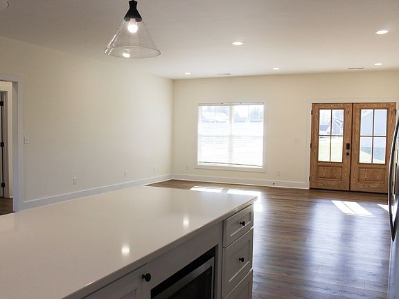 4th image of 1430 Westbrook Cir