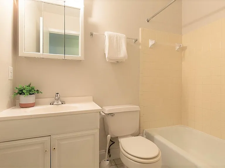 1536 Woodgate Way — Photo 22