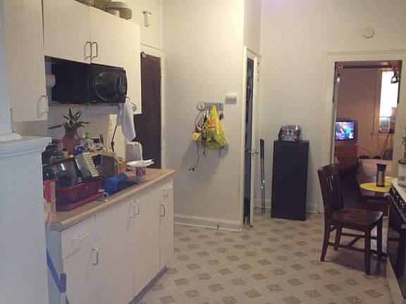 eik w/pantry& storg area