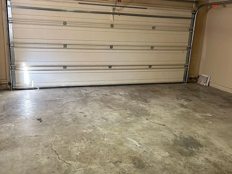 2401 Cosnina Dr — Photo 31