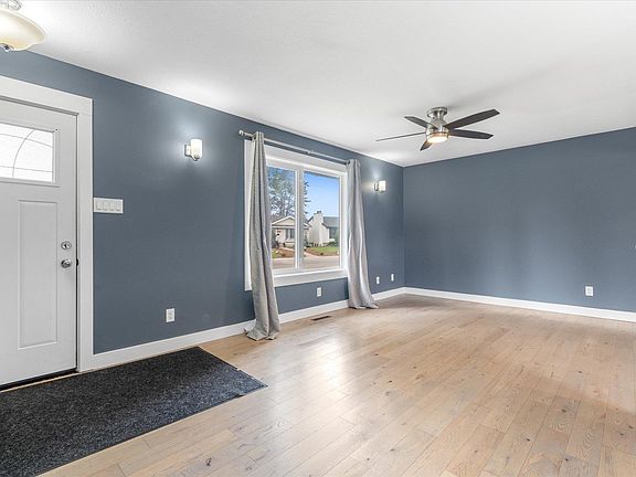 4th image of 19045 164th St NW