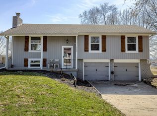 10603 NW Meadow Lane Dr, Kansas City, MO 64152