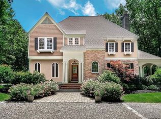 8 Autumn Ln, Saratoga Springs, NY 12866