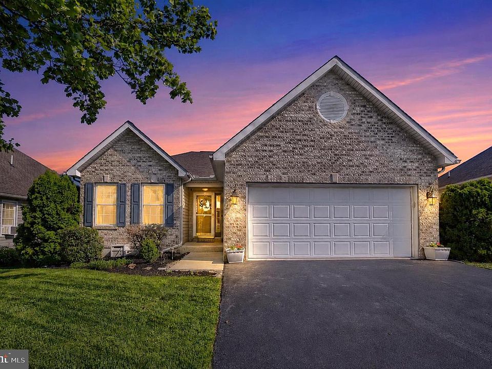 1st image of 58 Burwick Dr