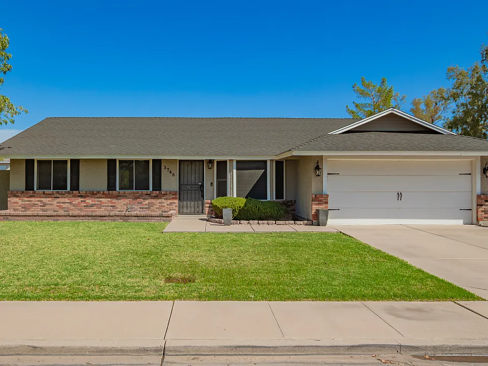 3748 E Gable Ave