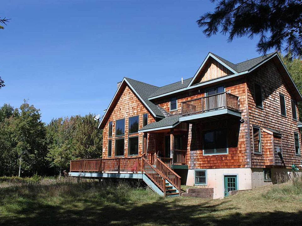 1st image of 29 Chalet Dr