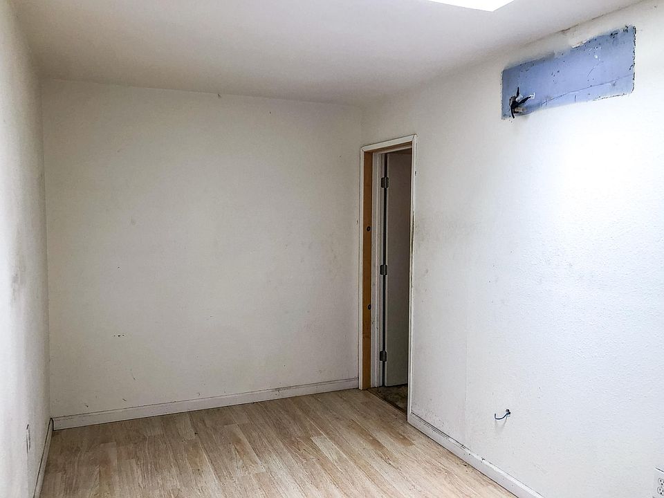 1st image of 21960 Meekland Ave