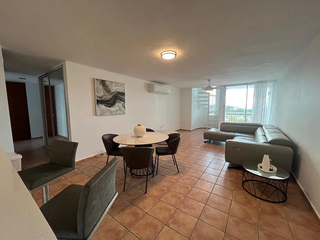 3 bed, 2.0 bath, 1961 sqft, $1,600 — Photo 3
