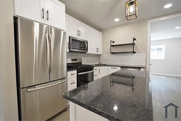 518 Greenwich St — Photo 22