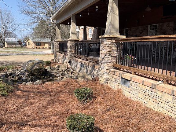 3rd image of 1526 Needmore Rd