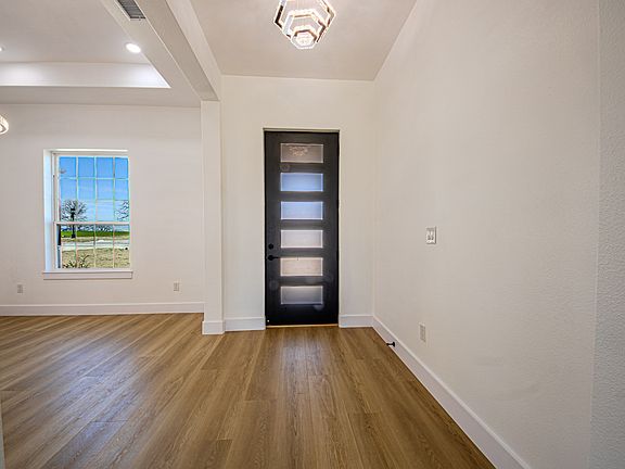 5th image of 1001 Henry Way