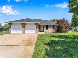 604 S Redbud Avenue, Strafford, MO 65757
