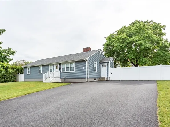 241 Lowell St, New Bedford, MA 02745