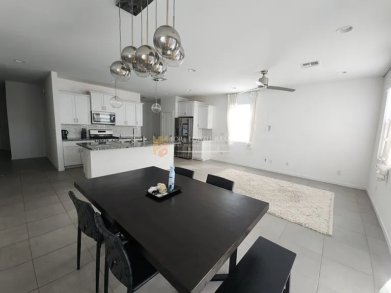4208 S 68th Dr — Photo 5
