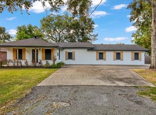 2004 Avenue G, Nederland, TX 77627