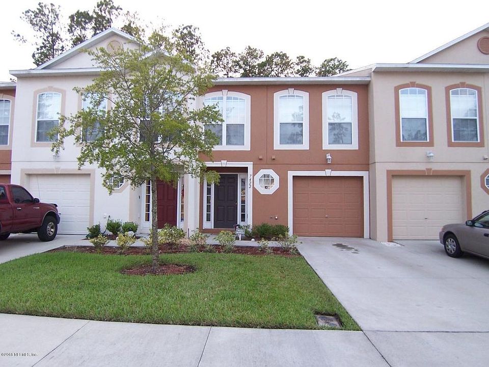 1st image of 7422 Palm Hills Dr