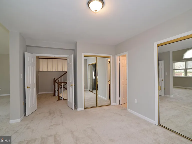 10200 Aspen Willow Dr — Photo 29
