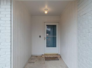 503 Valley Mills Dr, Arlington, TX 76018