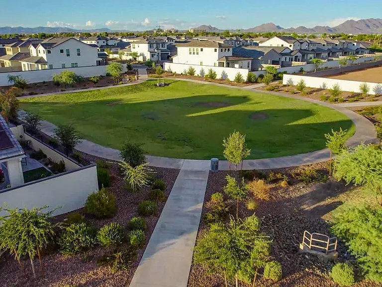5016 E Gallop Way — Photo 3