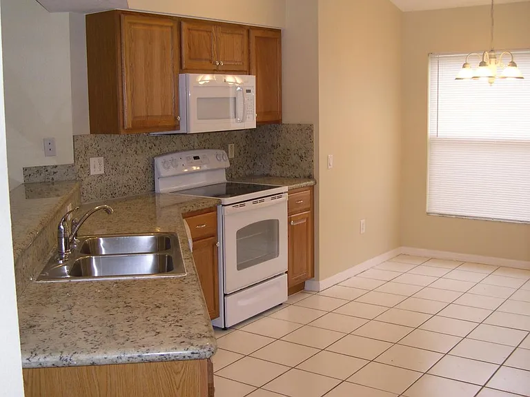 Large kitchen with breakfast nook